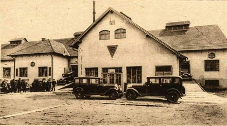 Heinzelova ulica (kod Banjavčićeve) 1930-ih godina (onda Lašćinšćak 32). Radionica Hudson-Essex za sklapanje automobila